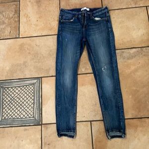 Zara Skinny Jeans slightly distressed